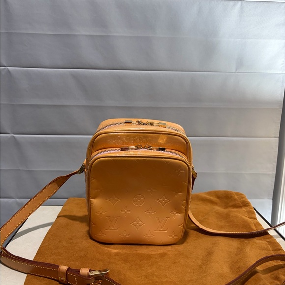 Louis Vuitton Handbags - Louis Vuitton Monogram Vernis Crossbody Bag.